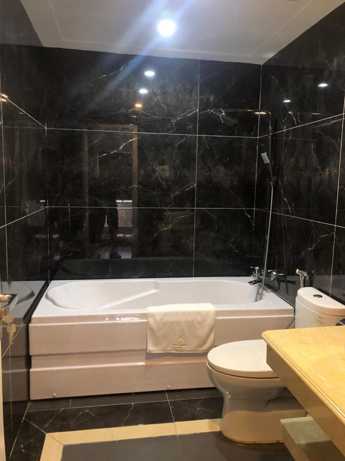 Rubyqueen Halong Hotel Ha Long Exterior foto